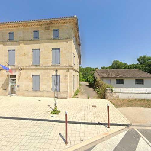 Borne de recharge de véhicules électriques SDEE Gironde Station de recharge Camps-sur-l'Isle