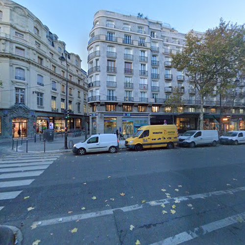Borne de recharge de véhicules électriques Paris Recharge Charging Station Paris