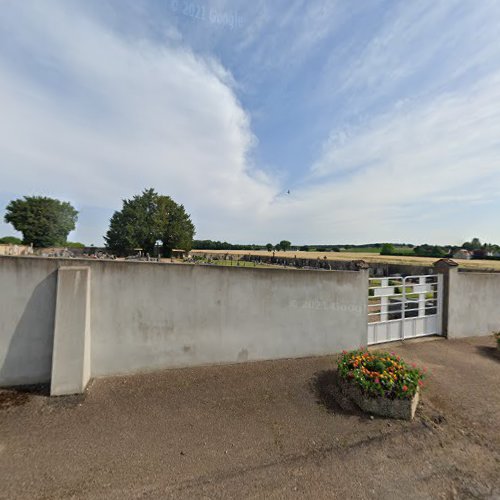 Cimetière à Faverelles