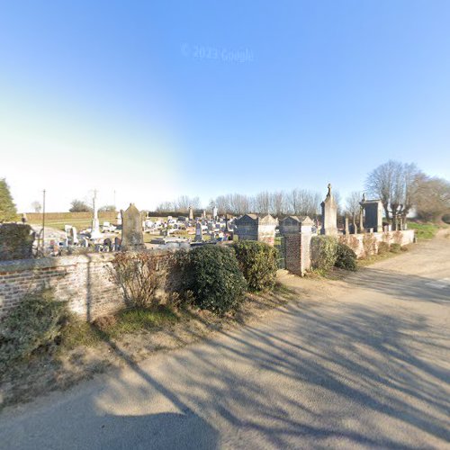 Cimetière à Savignies