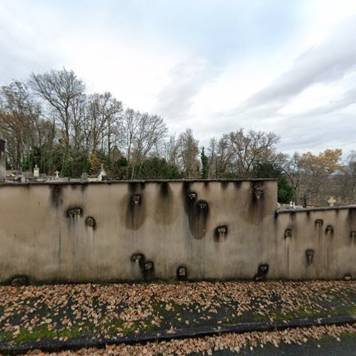 Cimetière à Bassillac et Auberoche