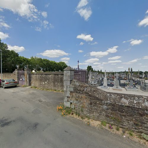 Cimetière à Maen Roch