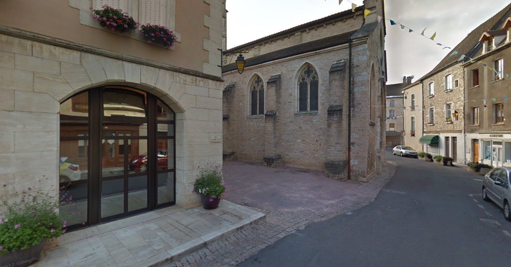 Gîte Maison devant l'église à Germagny