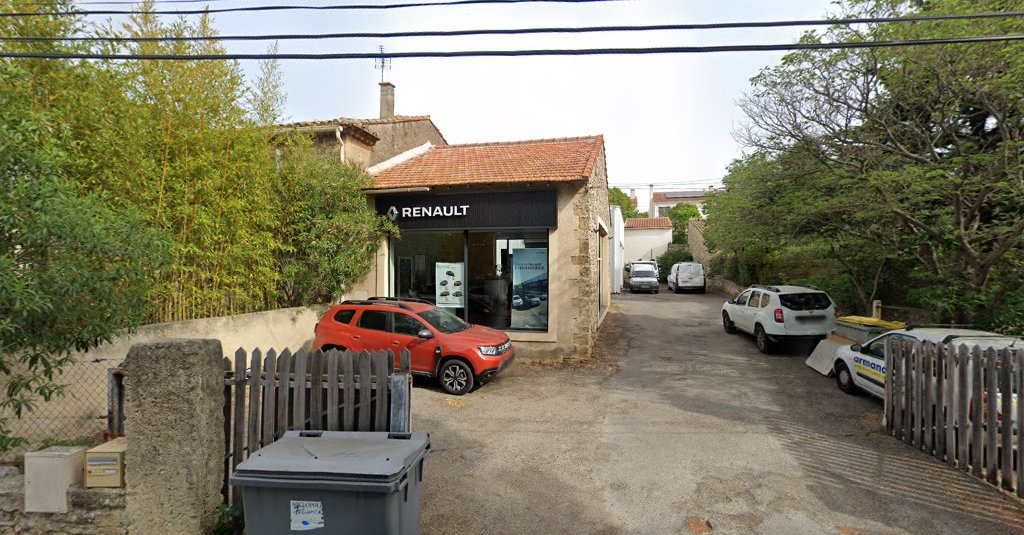 Renault at GARAGE MONGES à Lançon-Provence