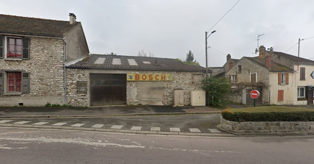 Yacco à Breuil-Bois-Robert