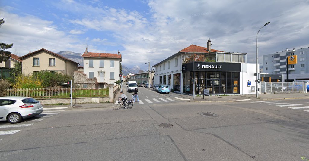 Renault à Saint-Martin-d'Hères