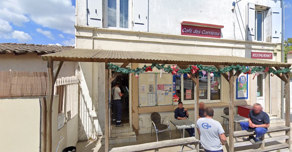 Le Café Du Centre 16720 Saint-Même-les-Carrières