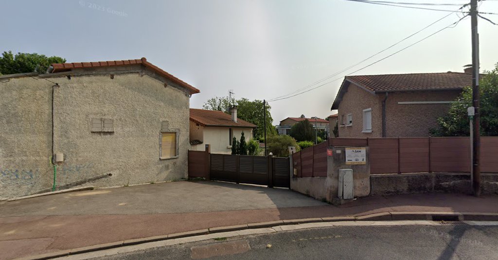 Location d'appartement de vacances à Juan Les Pins à Saint-Genis-Laval (Rhône 69)