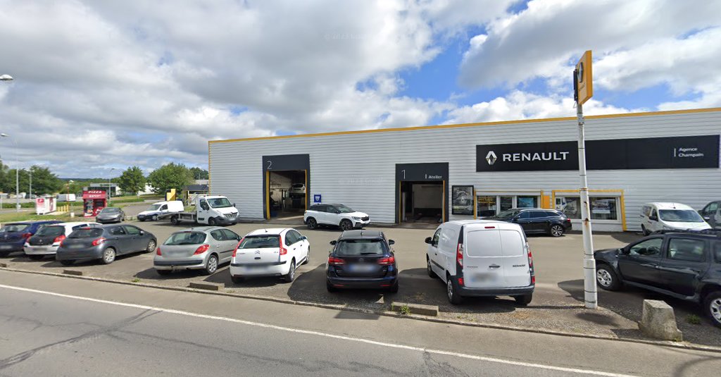 Renault at CHAMPAIN GARAGE à Rives-d'Andaine