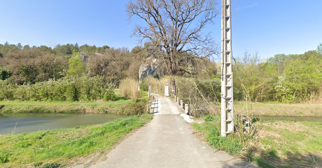 Domaine du Moulin de la Roque - entrée Fournisseurs à Noves (Bouches-du-Rhône 13)