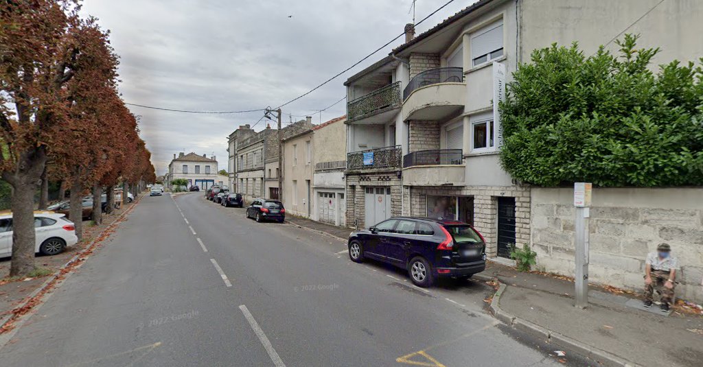 Victoire Laroche IAD FRANCE Immobilier à Angoulême (Charente 16)