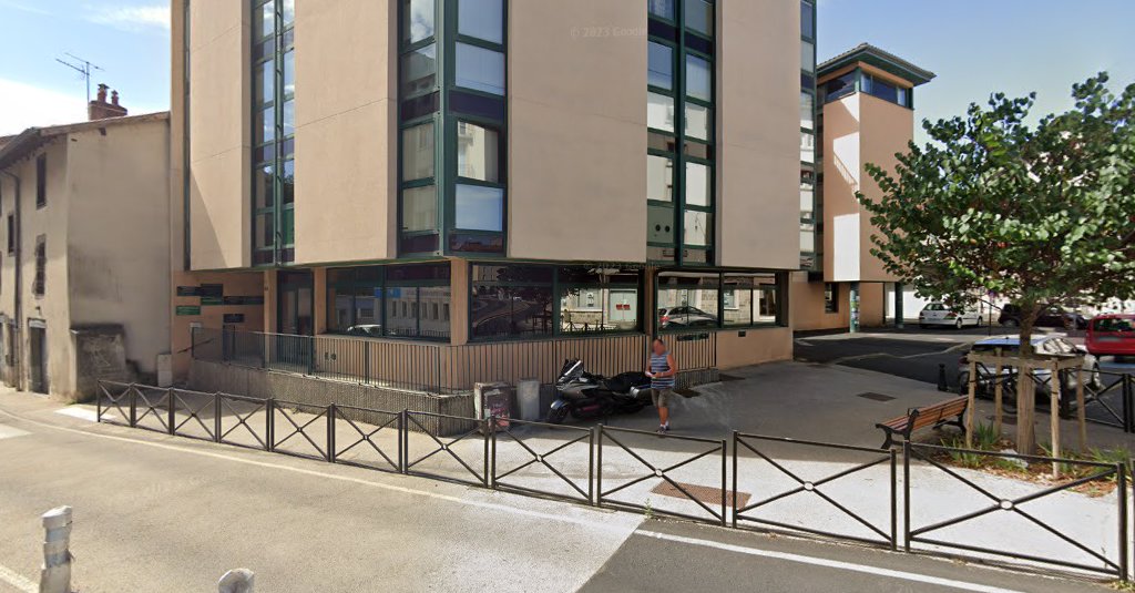 Manucentre chasso à Aurillac