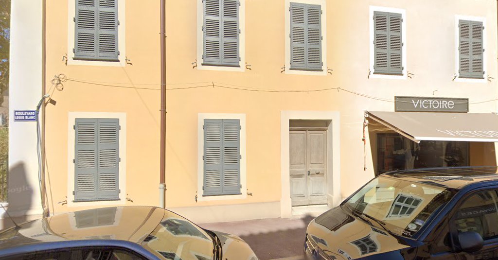 Leonard Properties à Saint-Tropez