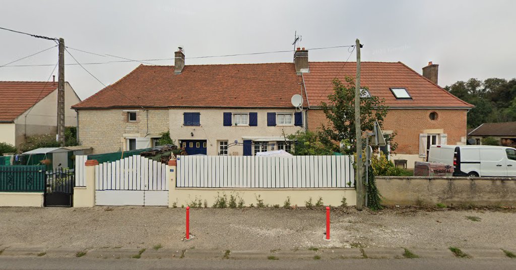 La Maison aux Volets Bleus à Pagny-le-Château