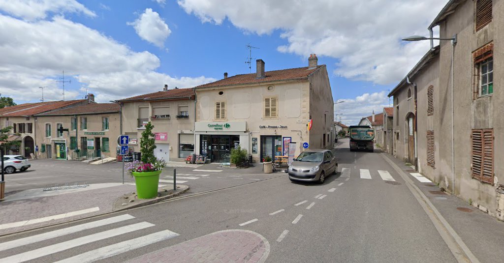 Café presse de la place à Pulligny (Meurthe-et-Moselle 54)