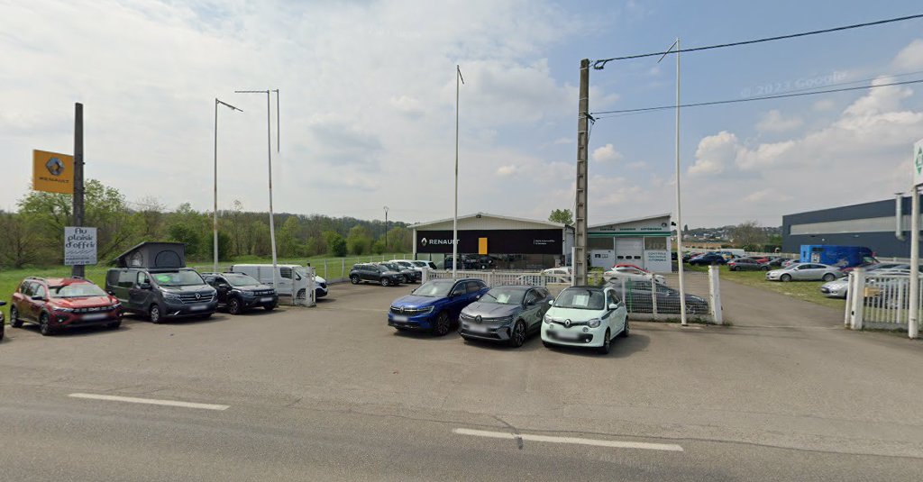 Renault at DENIS AUTOMOBILES ET SERVICES à Schlierbach