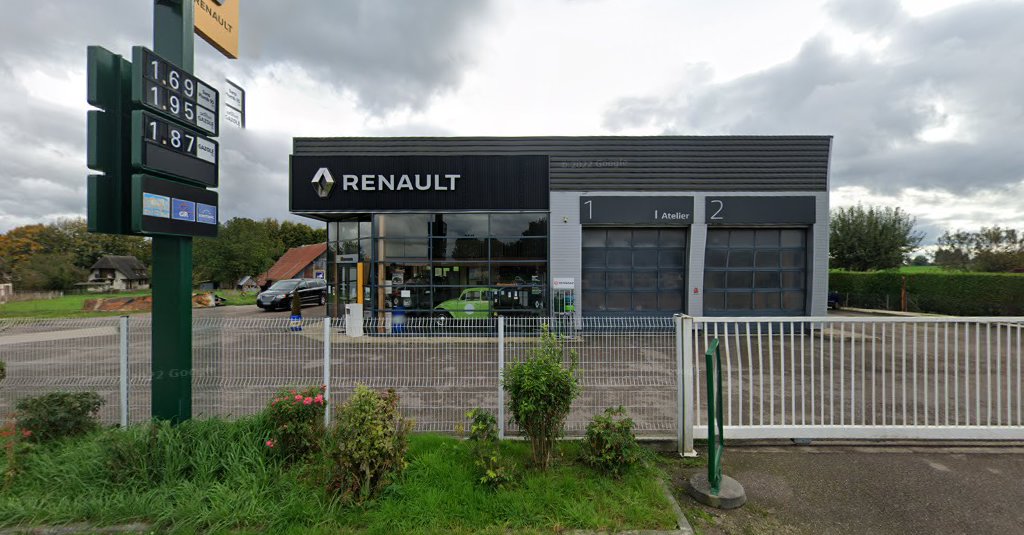 Renault at GARAGE BRANCHU à Le Perrey