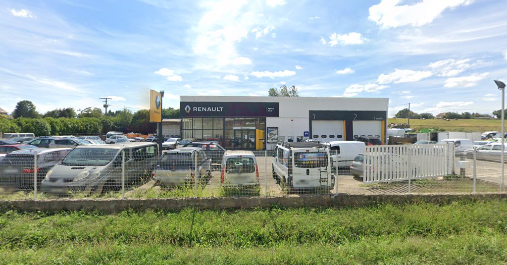 Renault at GARAGE YVRAI à Romagnieu