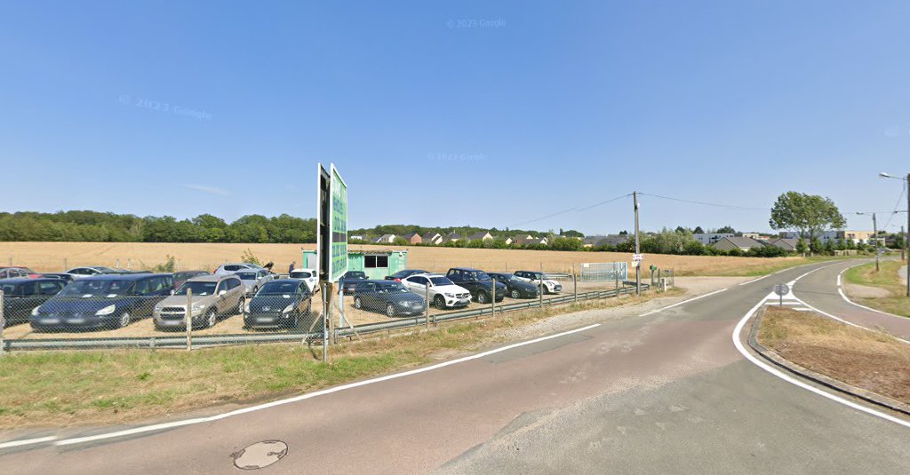 STAND AUTO à Angerville-la-Campagne