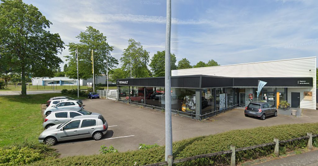 Renault at GARAGE DE LA BOUVRE à Bouguenais