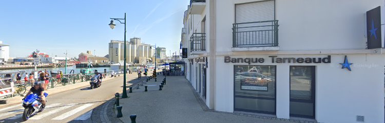 Photo du Banque Banque Tarneaud à Les Sables-d'Olonne