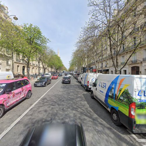Borne de recharge de véhicules électriques Tesla Paris