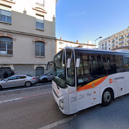 Borne de recharge de véhicules électriques Evzen Charging Station Marseille