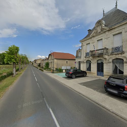 Borne de recharge de véhicules électriques SDEE Gironde Station de recharge Puisseguin