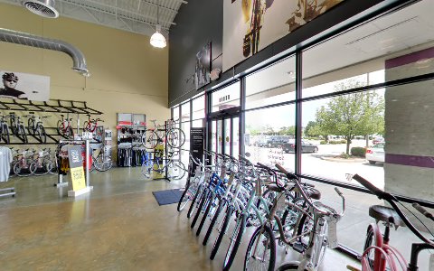 Bicycle Repair Shop «Trek Bicycle Store of St Louis», reviews and photos, 13922 Manchester Rd, Ballwin, MO 63011, USA