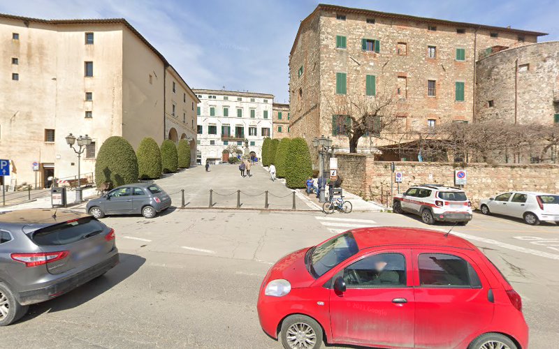 Sartoria Romagnoli di Picchetta Pamola - Piazza XXIV Giugno - Sarteano