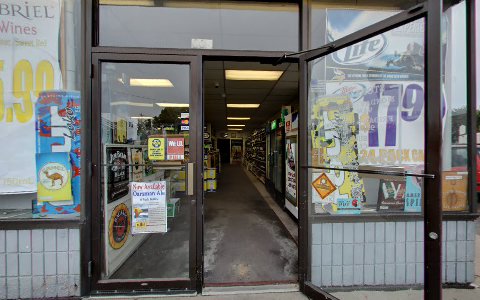 Liquor Store «Liquor Barrel 7th Street», reviews and photos, 665 7th St W, St Paul, MN 55102, USA