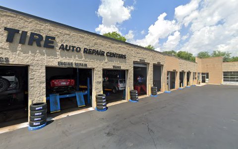 Auto Repair Shop «Suburban Tire Auto Repair Centers», reviews and photos, 692 Lake St, Roselle, IL 60172, USA