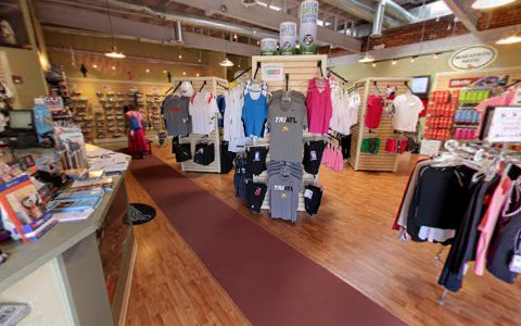 Running Store «Big Peach Running Co - Decatur», reviews and photos, 114 E Trinity Pl, Decatur, GA 30030, USA