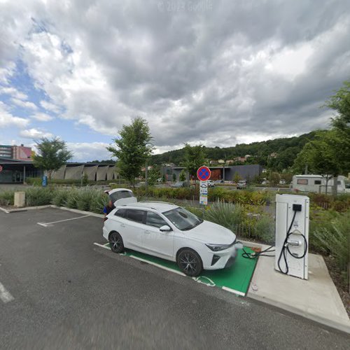 Borne de recharge de véhicules électriques RÉVÉO Charging Station Decazeville