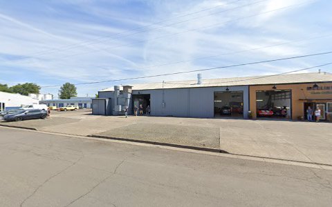 Auto Body Shop «McClinton Auto Collision Inc», reviews and photos, 3960 E Commercial Way SE, Albany, OR 97322, USA
