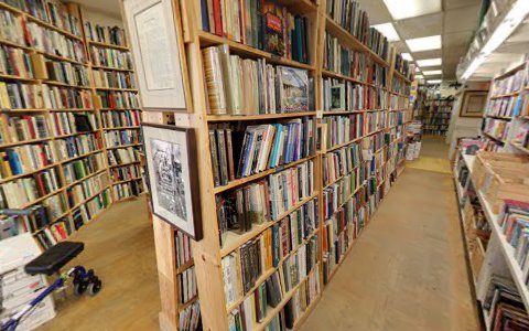 Used Book Store «Maxwells House of Books», reviews and photos