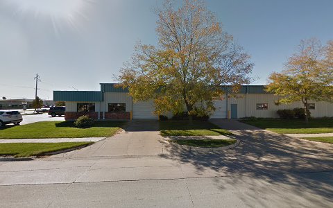 Auto Glass Shop «Eustis Body Shop», reviews and photos, 720 Central Ave, Kearney, NE 68847, USA