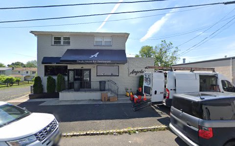 Bar & Grill «10th Street Live Bar & Grill», reviews and photos, 104 N 10th St, Kenilworth, NJ 07033, USA