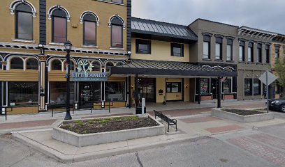 Kristen Simpson - Pet Food Store in Leavenworth Kansas