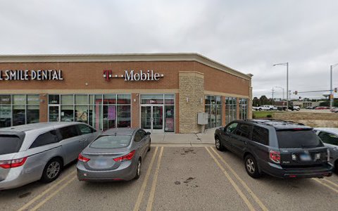 Cell Phone Store «T-Mobile», reviews and photos, 594 North Ave, Carol Stream, IL 60188, USA