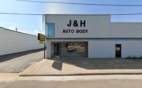 Auto Body Shop «J and H Auto body shop inc.», reviews and photos, 2520 Ward Ave, La Crosse, WI 54601, USA