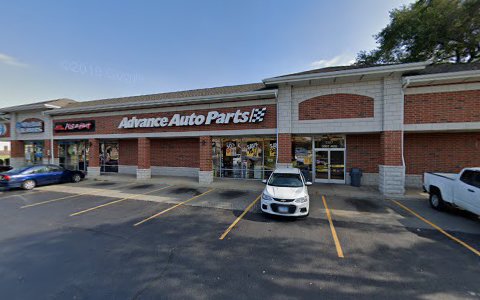 Auto Parts Store «Advance Auto Parts», reviews and photos, 1387 Lee St #400, Des Plaines, IL 60018, USA