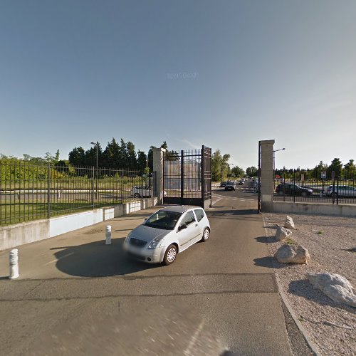 Borne de recharge de véhicules électriques KiWhi Pass Charging Station Avignon