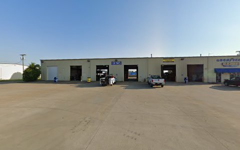 Tire Shop «Raben Tire & Auto Service», reviews and photos, 129 Terminal Rd, Clarksville, TN 37040, USA