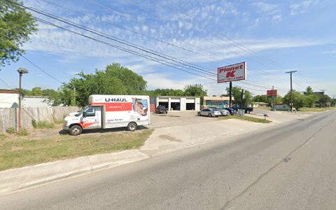 Auto Body Shop «Flugrath Collision Repair», reviews and photos, 1689 S Interstate Hwy 35, New Braunfels, TX 78130, USA