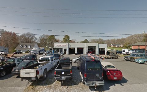 Auto Repair Shop «Manakin Auto Center», reviews and photos, 336 River Rd W, Manakin-Sabot, VA 23103, USA