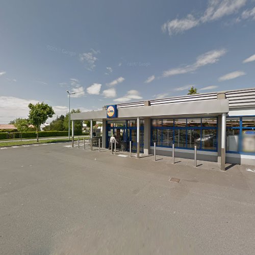 Borne de recharge de véhicules électriques Lidl Charging Station Barbezieux-Saint-Hilaire