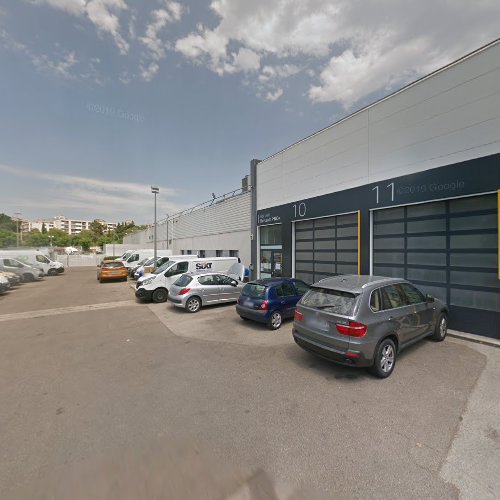 Borne de recharge de véhicules électriques Renault Charging Station Nîmes