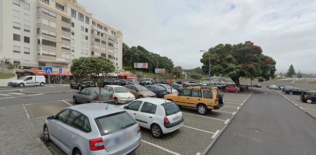 Estacionamento na Praia - Ponta Delgada