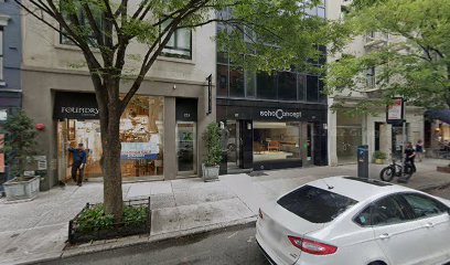 T USA Inc Spineart - Pet Food Store in New York New York